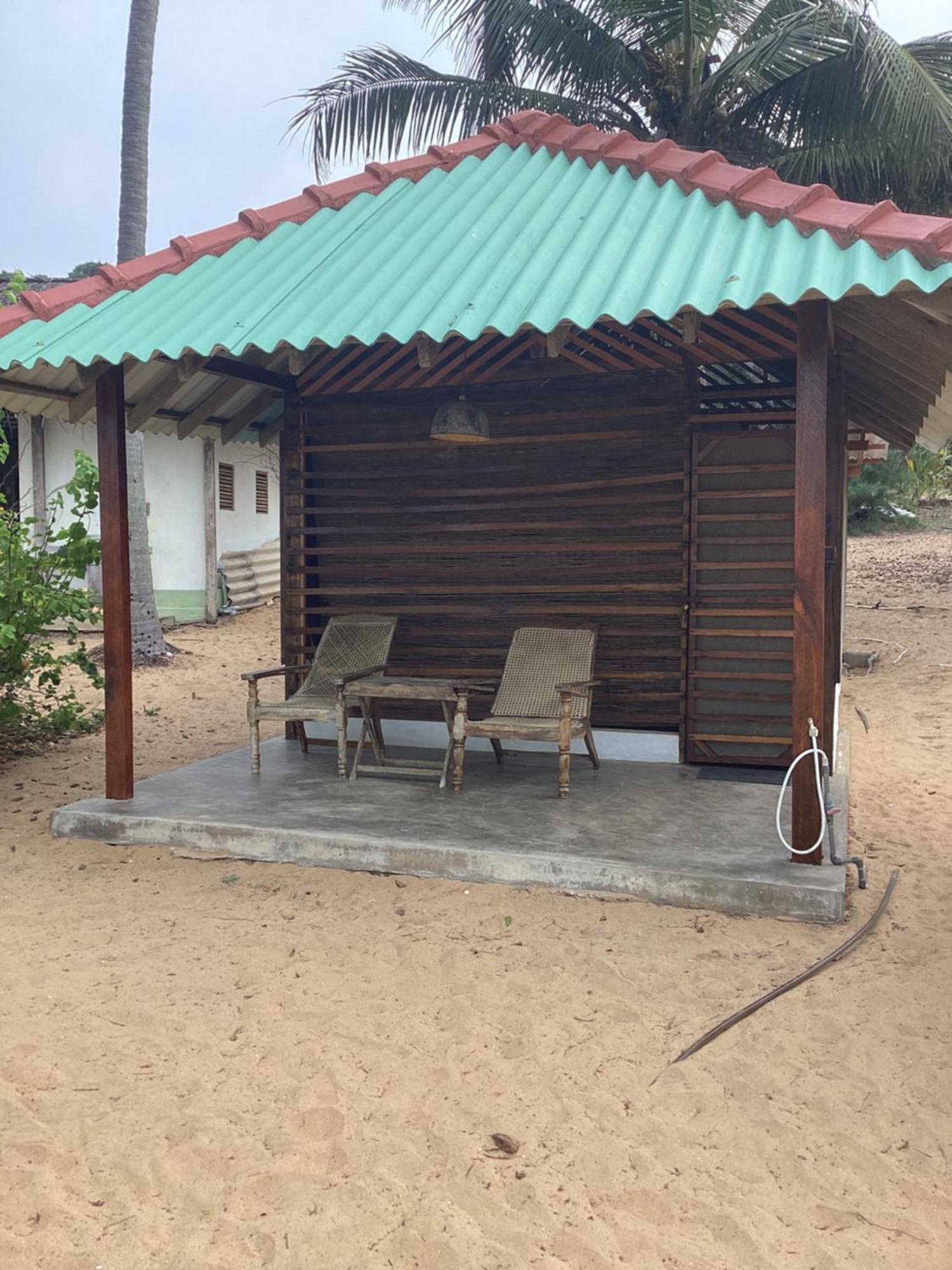 Upali Beach Surf Resort & Cafe Аругам-Бей Екстер'єр фото